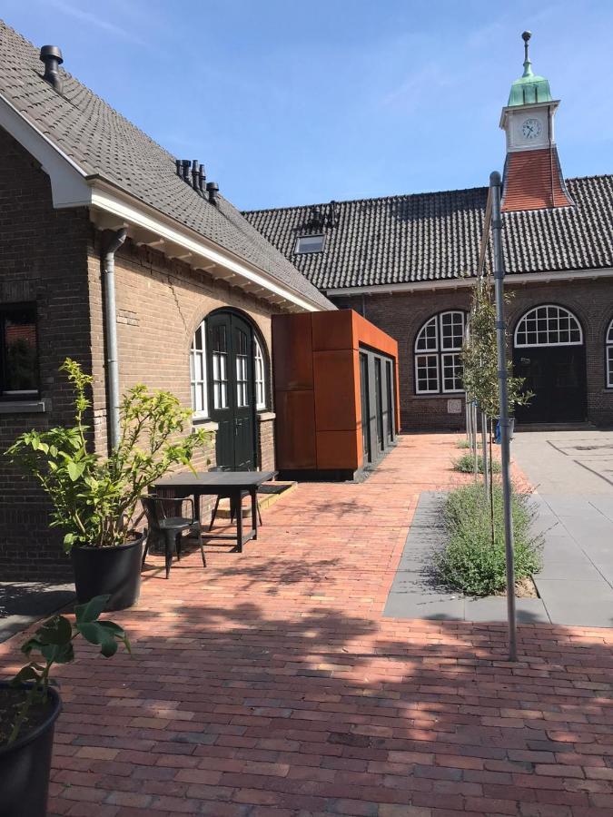 Overnachten In De Oude West-Indieschool Enschede Exterior photo